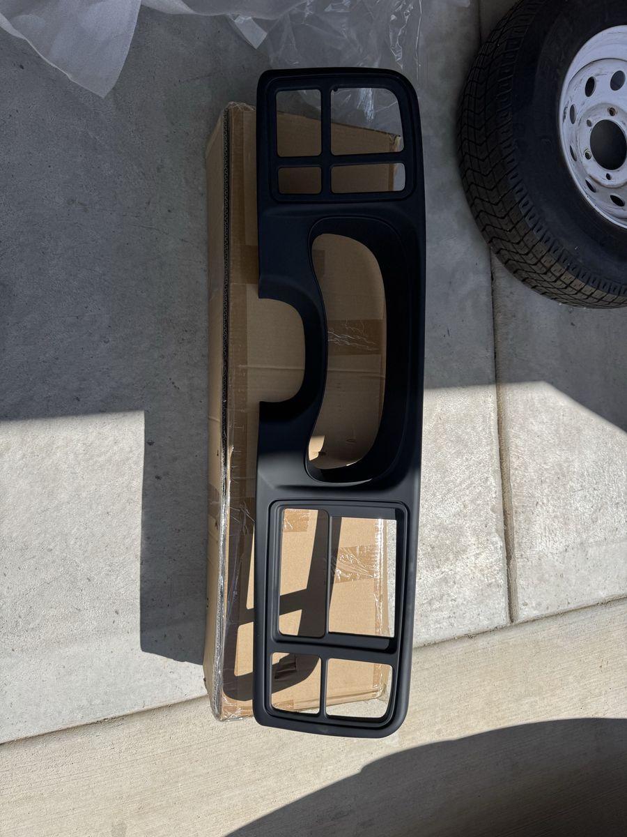 99-02 Silverado/Tahoe Dash Bezel for Double Din Stereo