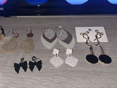 Cute jewelry earrings and bracelets