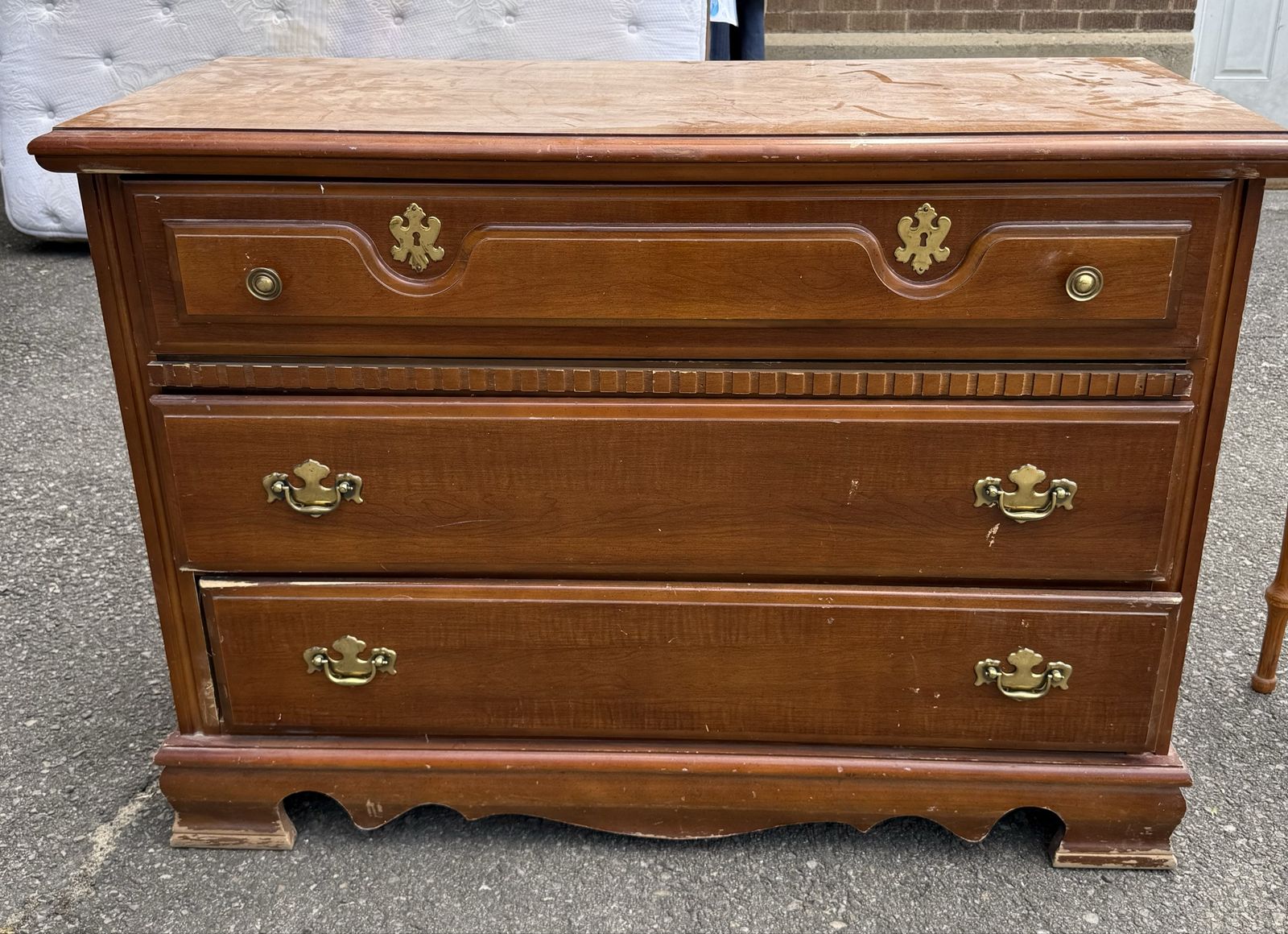 Wood 3-Drawer Dresser - Classic Style