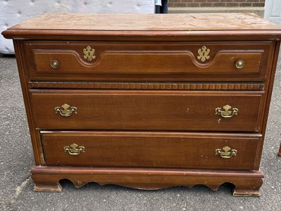 Wood 3-Drawer Dresser - Classic Style