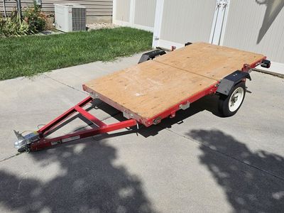 Utility Trailer FOLDABLE like NEW