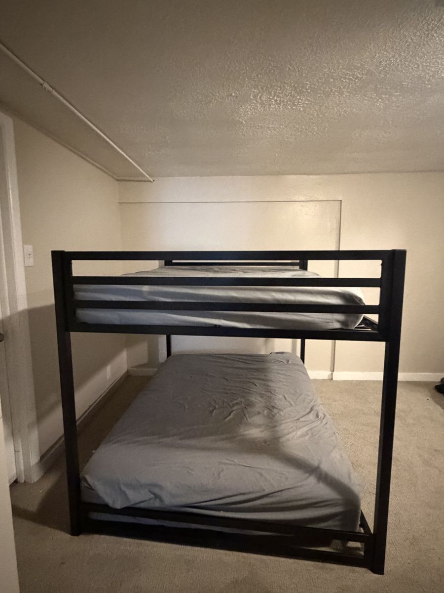 Full Size Bunk w mattress