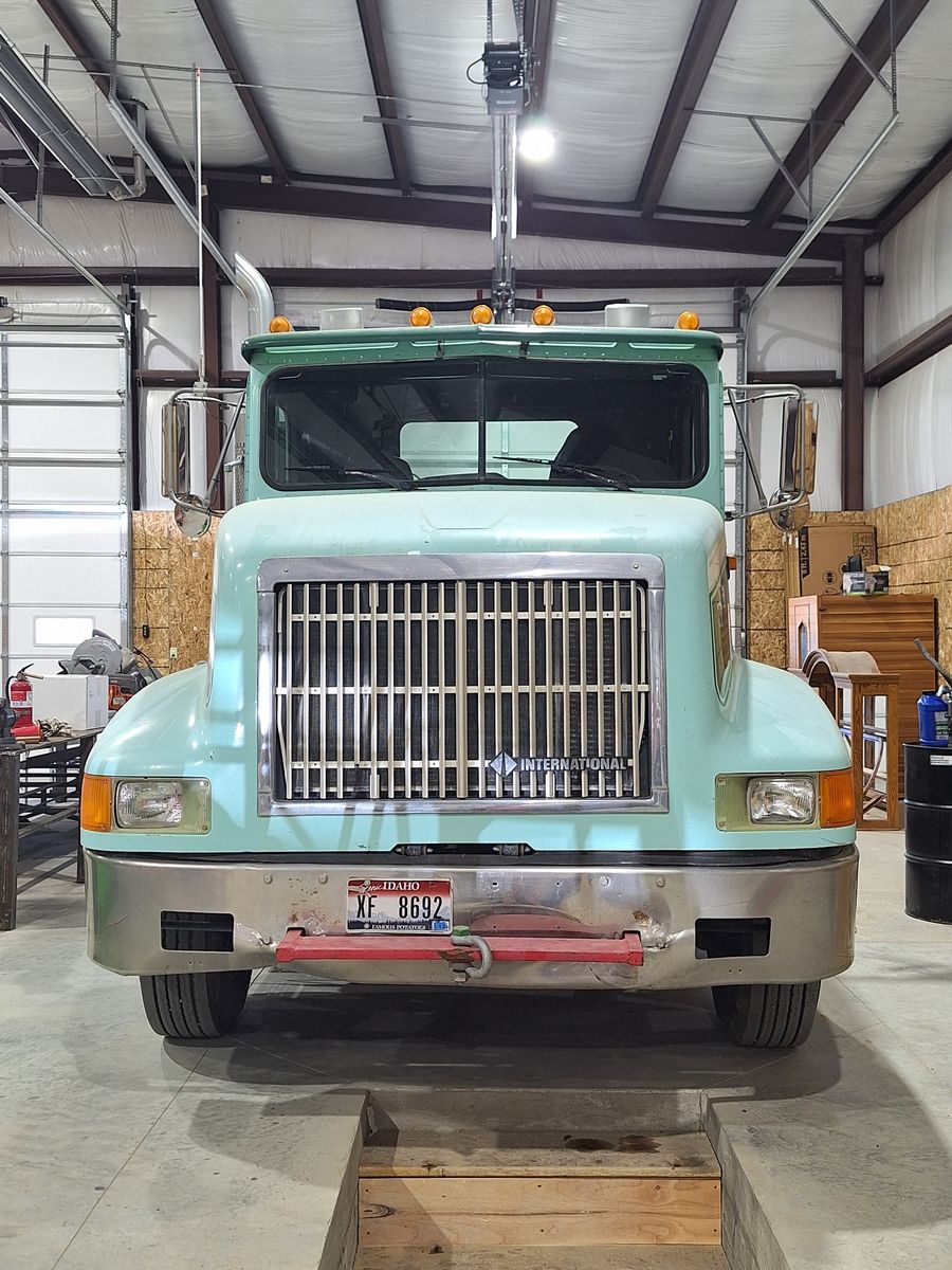 AquaBid.com - Sell or buy aquarium equipment and fish in an auction format