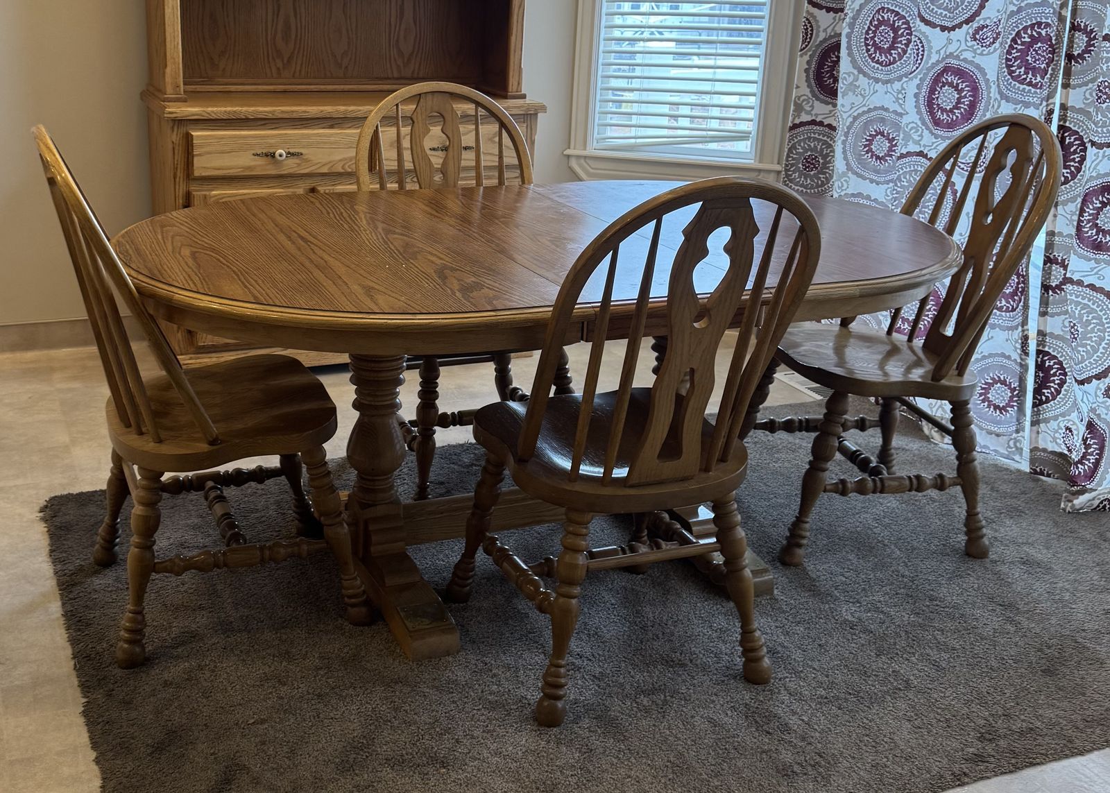 Dining Table and 5 chairs