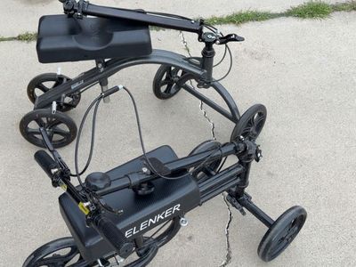 Drive Knee Scooter fold Down Bar Dual Brakes