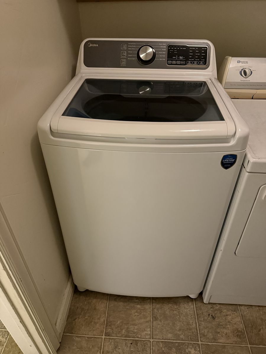 Midea Top Load Washer - Excellent Condition