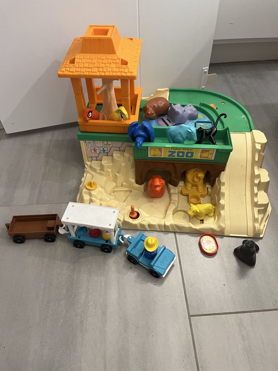 Vintage Fisher-Price Little People Zoo Train Set w/ Animals, Figures & Accessories, not complete