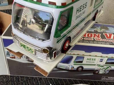 HESS 1999 RV Motorhome & Motorcycle Collectible Toy Truck with Original Box