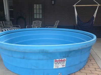 Behlen COUNTRY 8' Blue Poly Round Stock Tank - Durable, High-Density Polyethylene