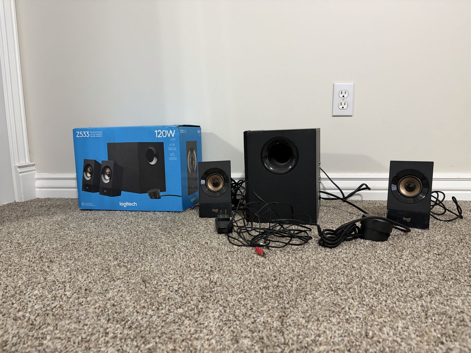 Z533 Logitech Speakers and Subwoofer **ONLY LIGHTLY USED**