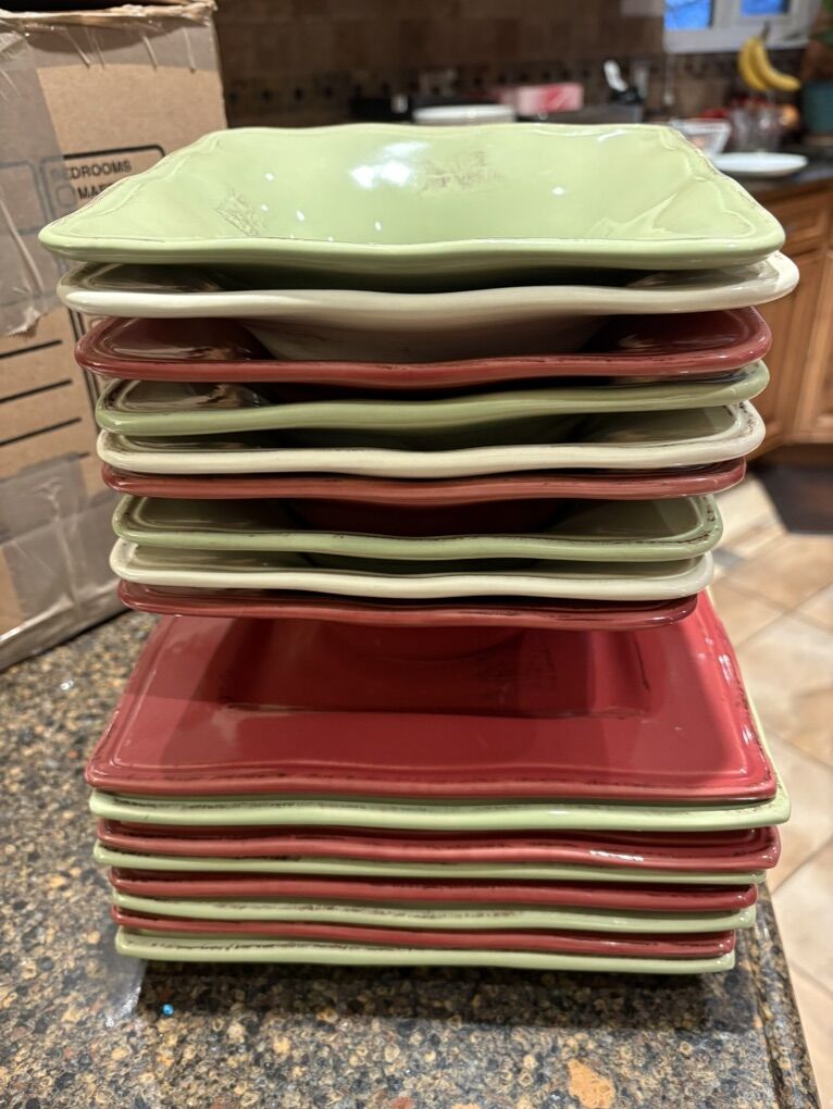 Set Of 8 Square Plant plates and 9 Square Bowls