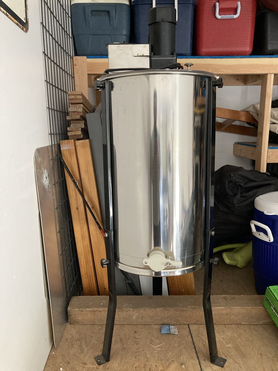 2-Frame Electric Honey Extractor 
