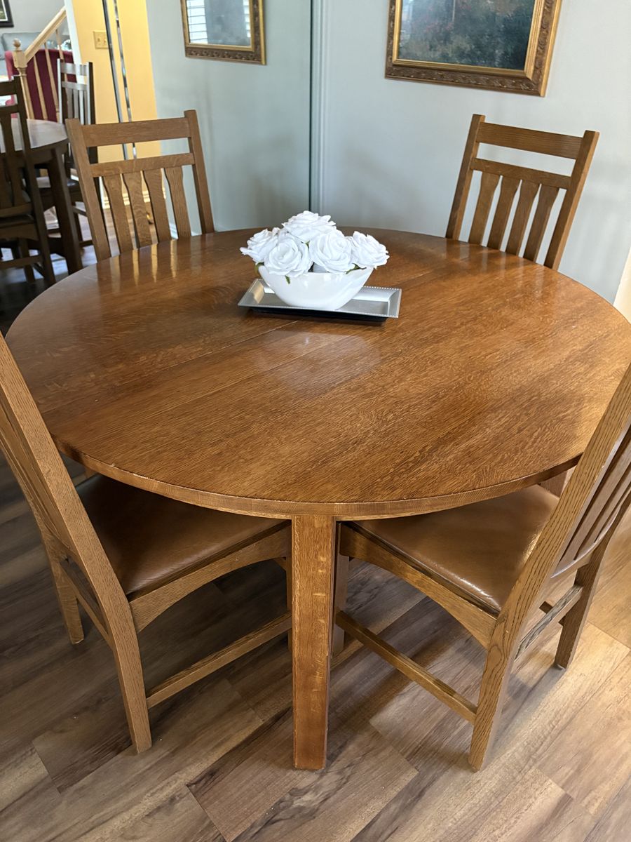 Round Solid Wood Dining Table + 4 Chairs – Great Condition “Priced to Sell”