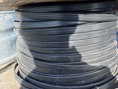 Submersible Pump Cable, 4 Conductor with Ground, 600V, Approx. 12 AWG 692 ft