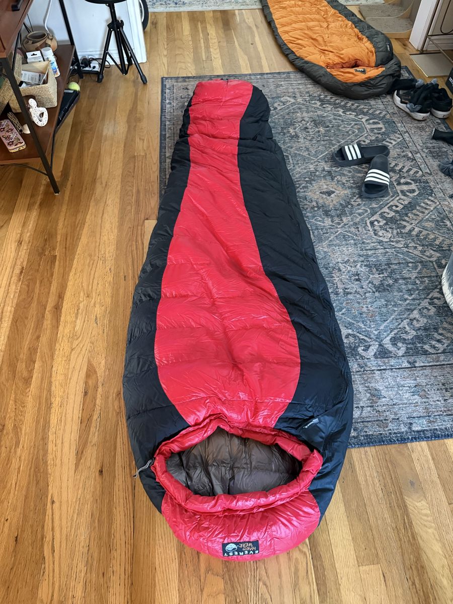 Everest Hard Wear Sleeping Bag -20°C Red/Black Mummy Style Outdoor Camping Hiking