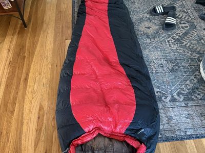 Everest Hard Wear Sleeping Bag -20°C Red/Black Mummy Style Outdoor Camping Hiking