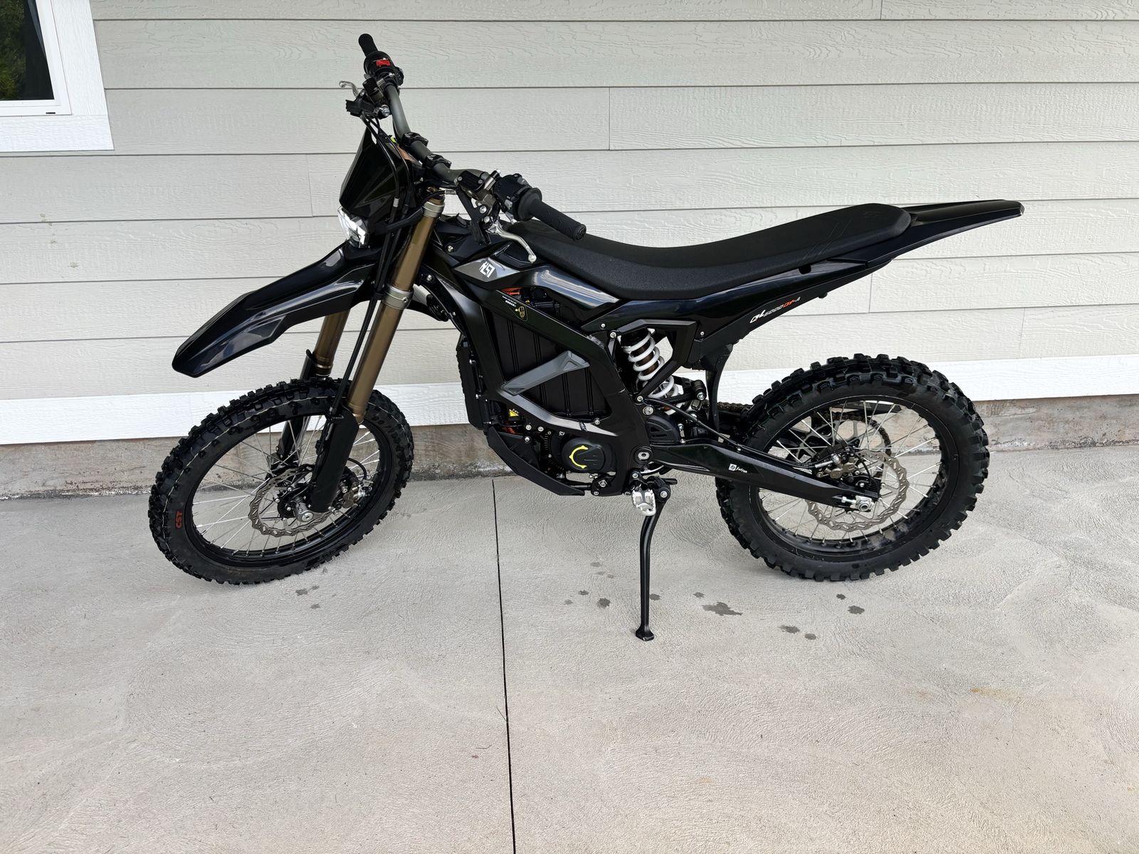 2025 Surron Ultra Bee