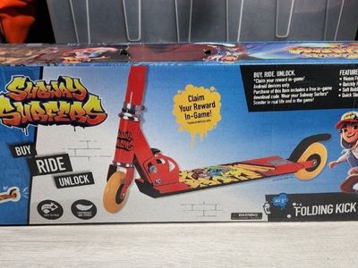 NEW. Subway Surfer Scooter (boys)