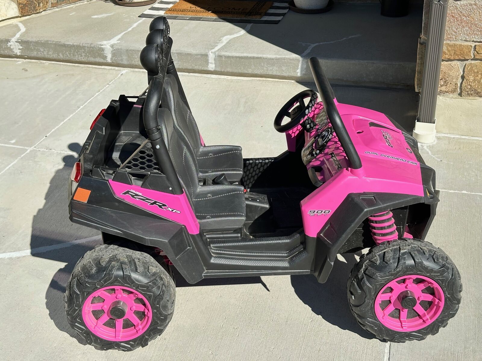 Kids Peg Perego Polaris Ranger RZR 900 12-Volt Battery-Powered Ride-On