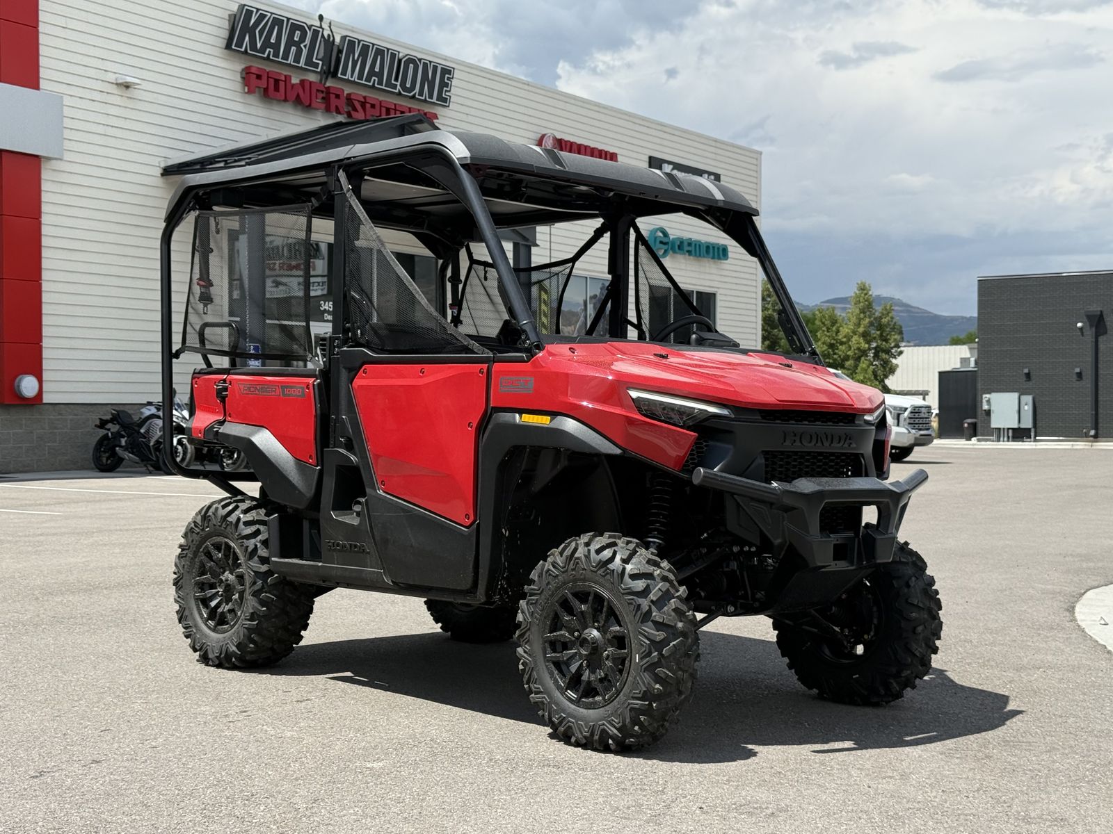 2026 HONDA PIONEER 1000-5 DELUXE Hero Red - H00505