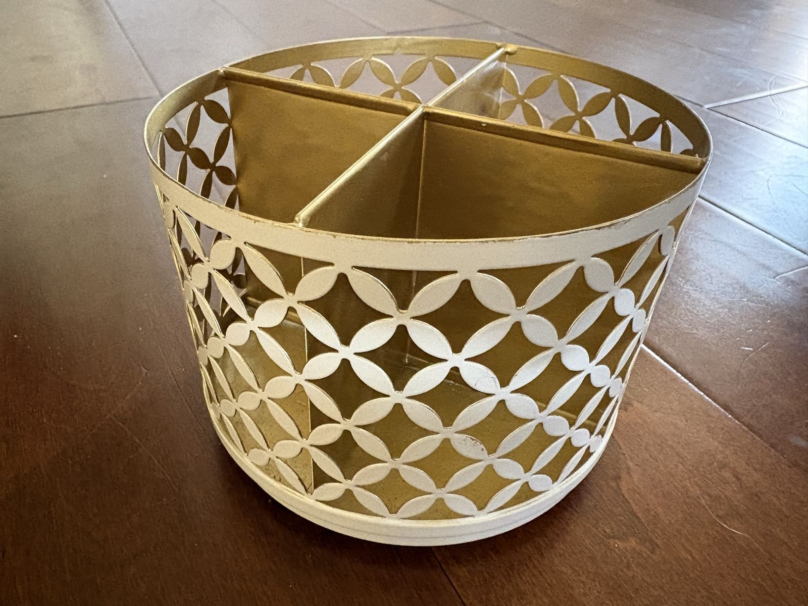 Cynthia Rowley Off-white Gold Rotating Organizer