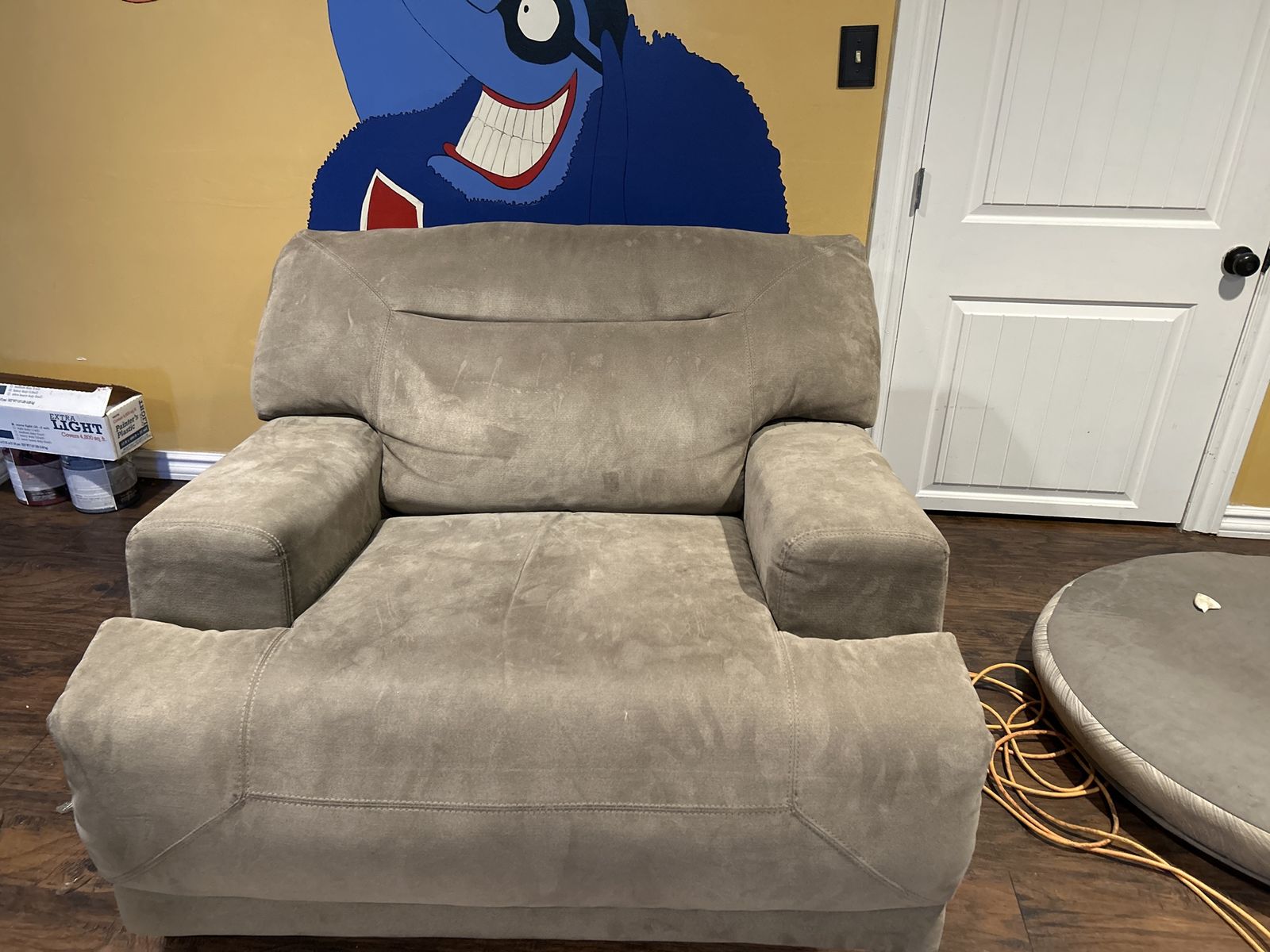 Comfortable Gray Microfiber Armchair Recliner