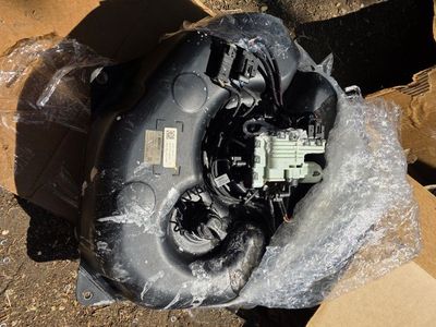 OEM Mercedes W221 S350 Bluetec AdBlue Diesel Reservoir Tank Pump