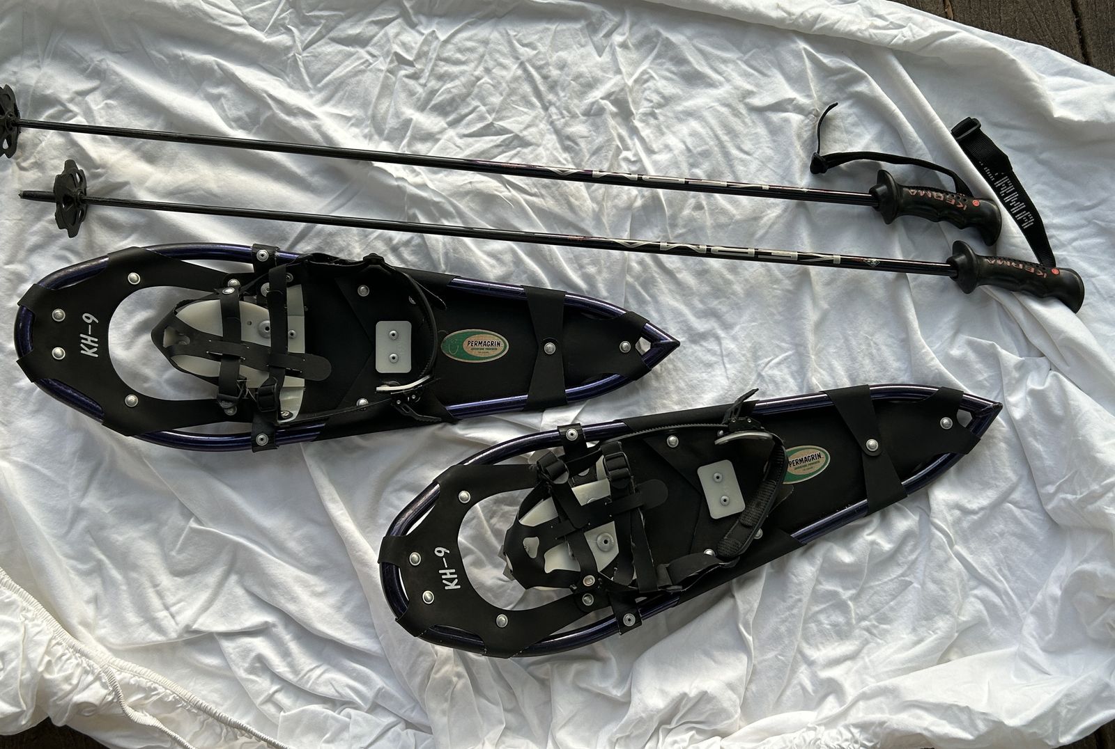 High Quality Snowshoes and Ski Poles Set