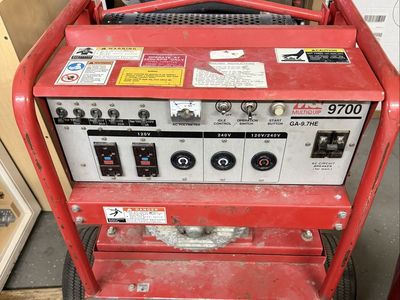 MQ9700 Generator w/Honda V-twin Engine