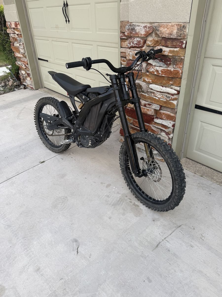 Sur-Ron Light Bee X Electric Dirt Bike - Matte Black 2023