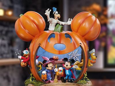 Disney NM-K24438AA Mickey and Friends Halloween Pumpkin House 1784973 #107356