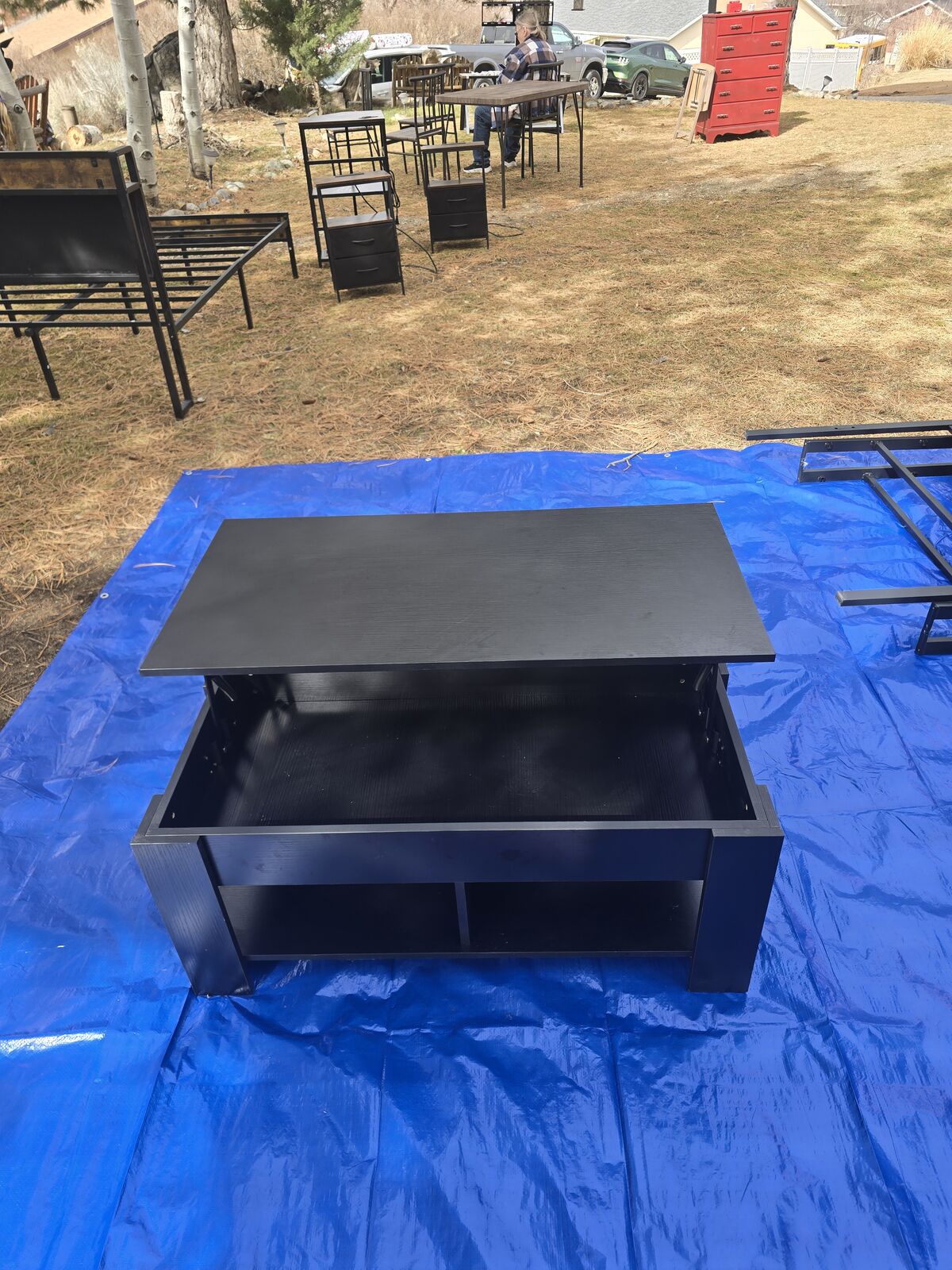 Coffee table with hideaway top