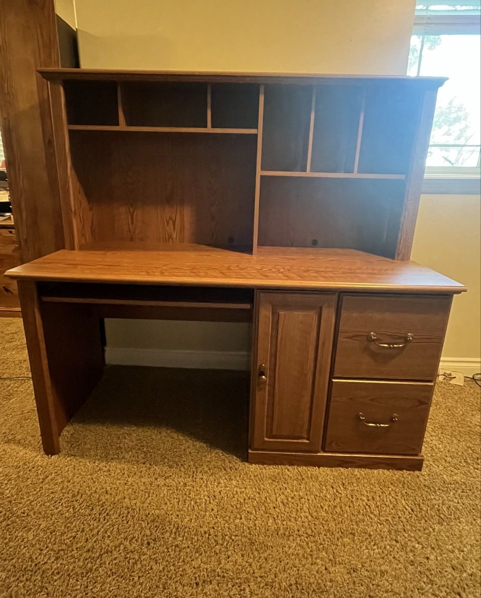 Desk with Hutch