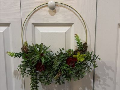 Beautiful Like New Faux Succulant Wreath