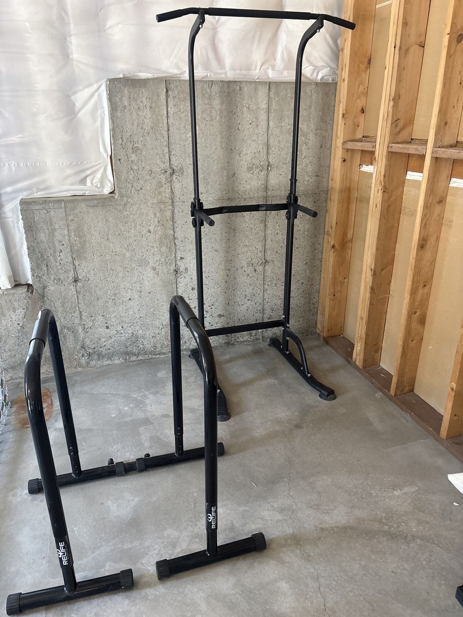 RELIFE Power Tower & Dip Station - Pull Up Bar and Parallel Bars for Home Gym