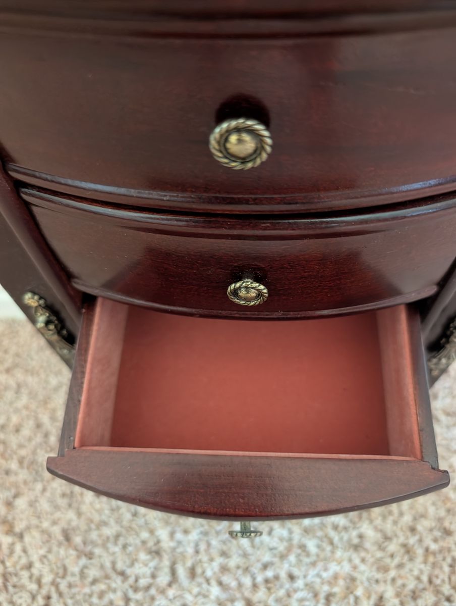 Main image 5