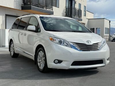 2017 TOYOTA SIENNA XLE 7-Passenger