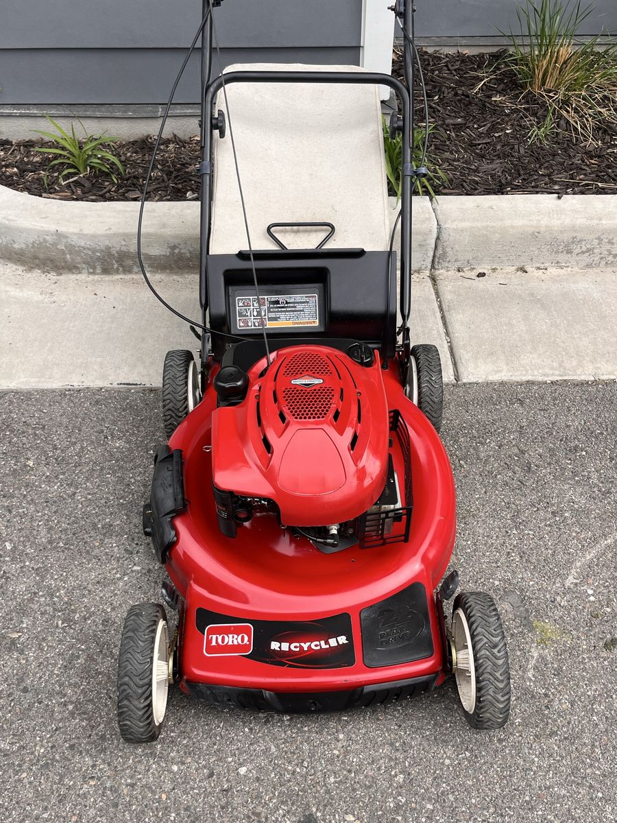 Toro Recycler Self-Propelled Lawn Mower