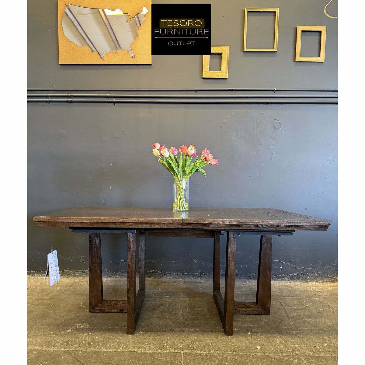 MODERN EXTENDABLE DINING TABLE