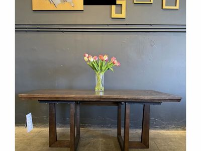 MODERN EXTENDABLE DINING TABLE