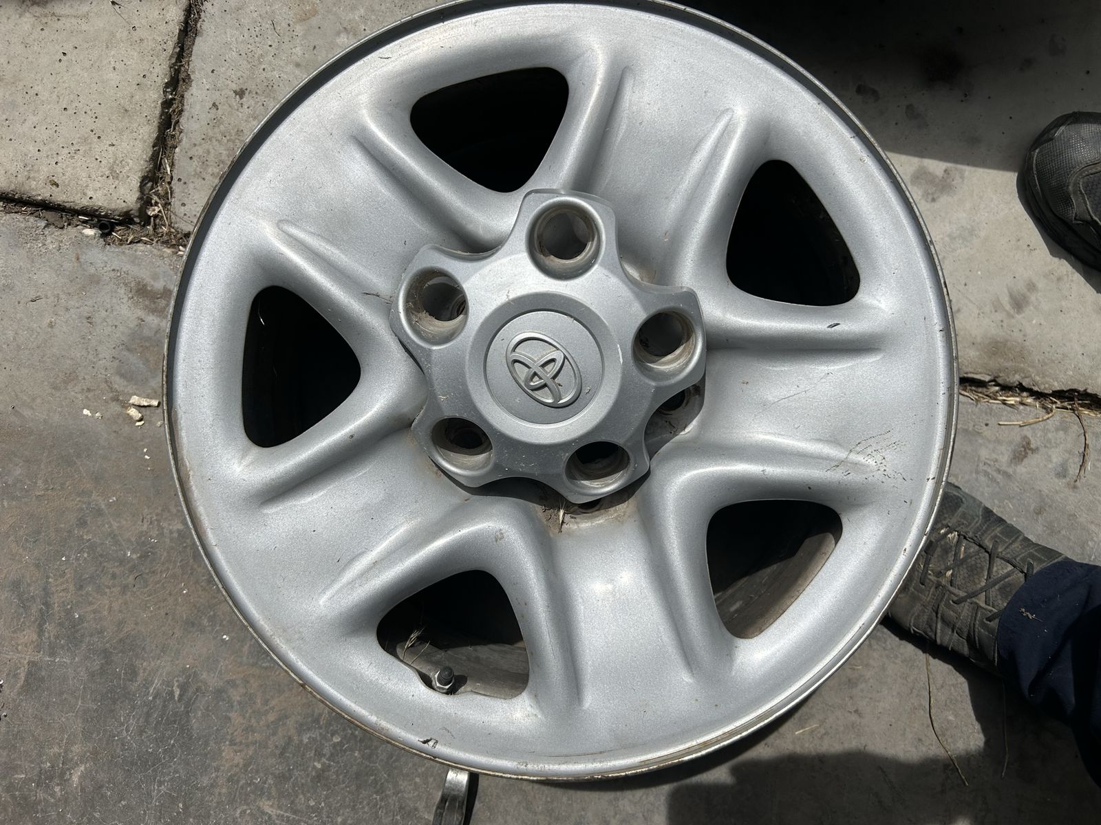 Main image 3