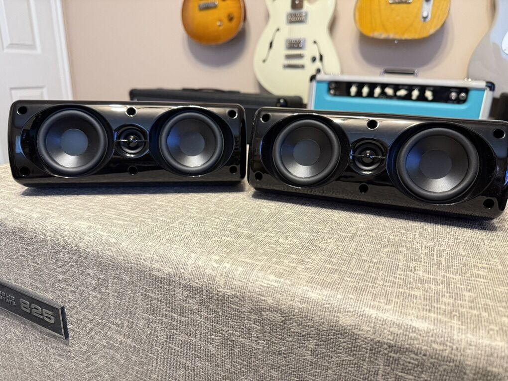 Insignia NS-SP211 Speakers (Pair)