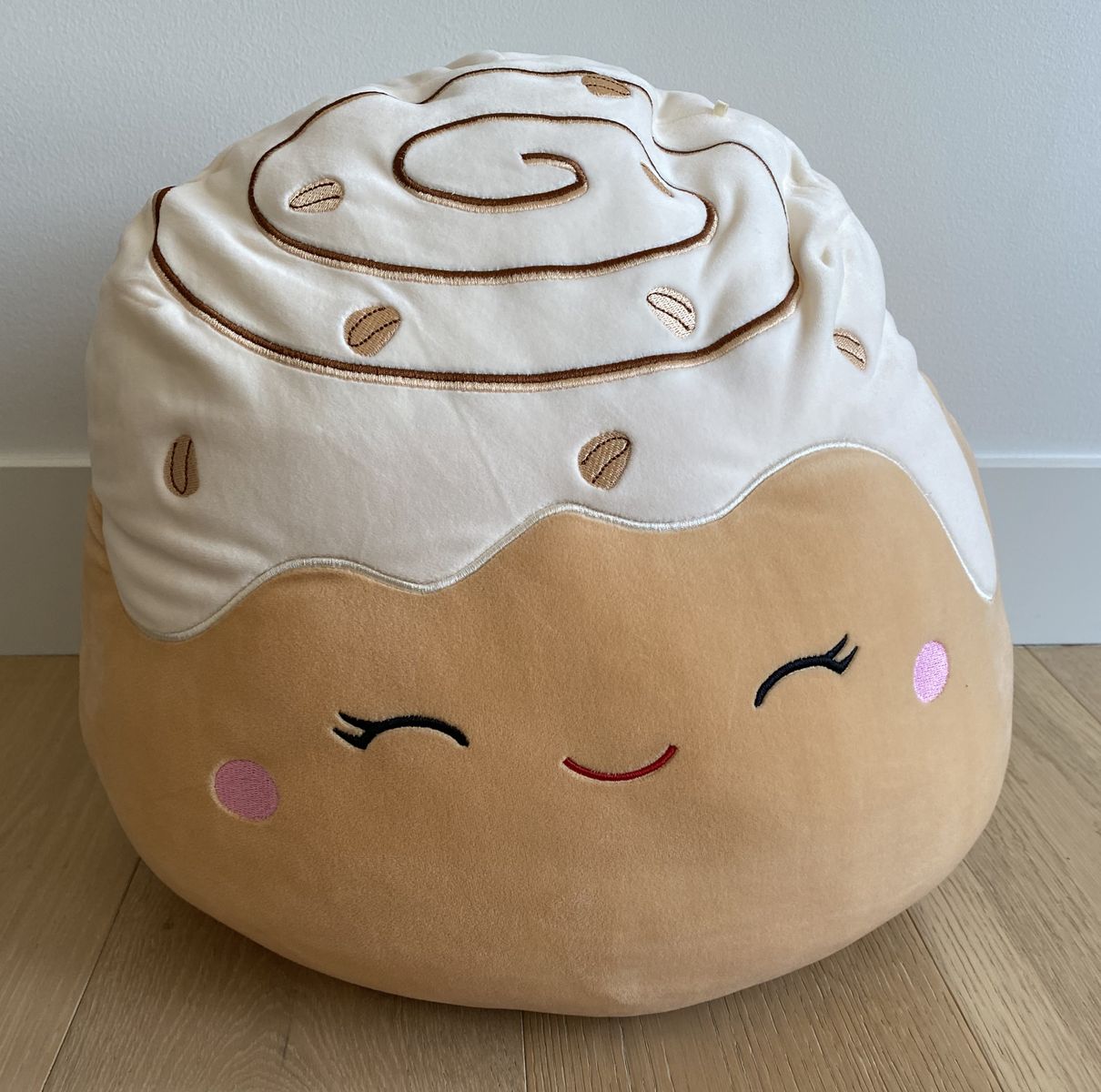 Squishmallows "Chanel" Cinnamon Roll