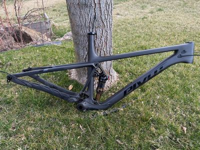 2024 Pivot Mach 4 SL Large