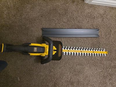 DeWalt 20V MAX 22 in. Battery Powered Hedge Trimmer (Tool Only)