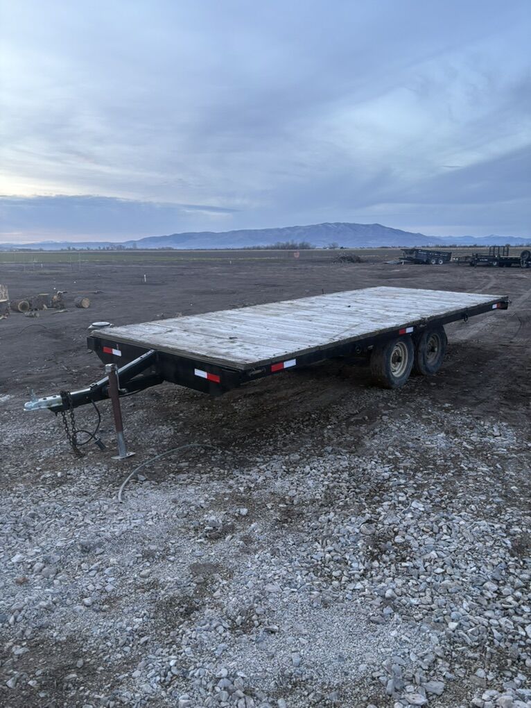 18 Foot Flatbed Trailer