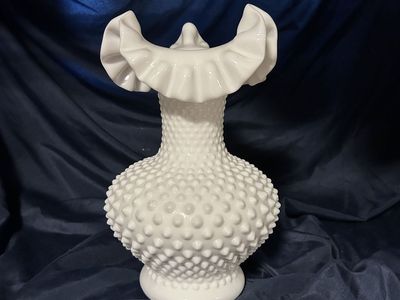 Vintage Fenton White Milk Glass Hobnail Ruffled Edge VASE, Home Decor, Excellent Like-New Condition