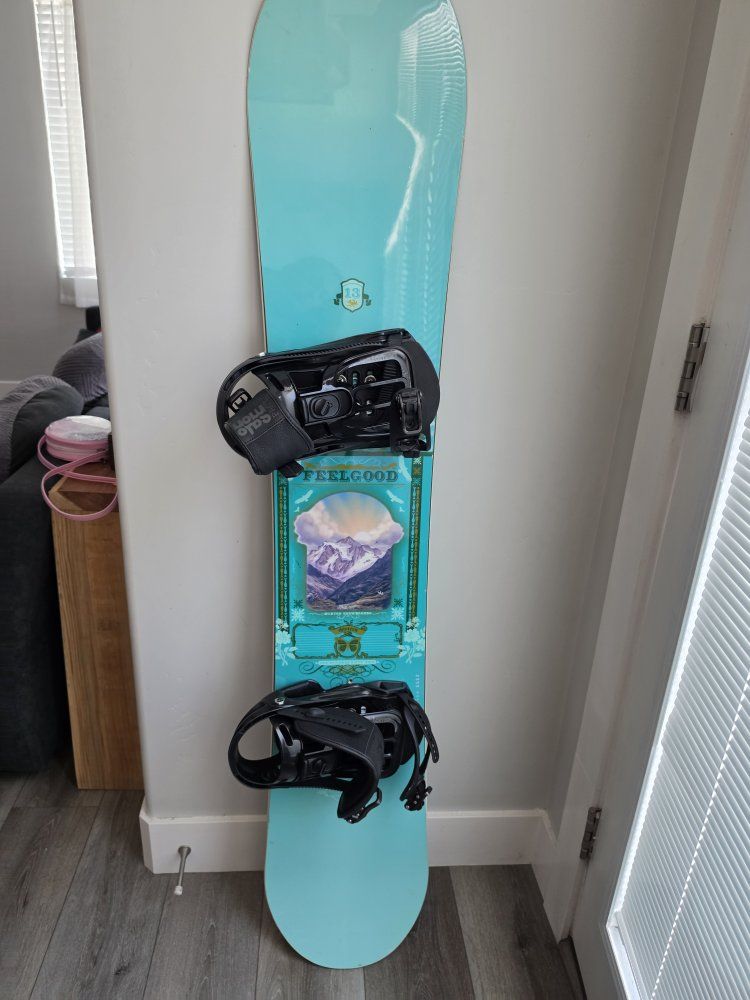 Burton Feelgood Snowboard 152 with Bindings and Bag - Women's All-Mountain