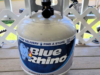 Blue Rhino 15 LB Propane Tank with Gauge - Nearly Full