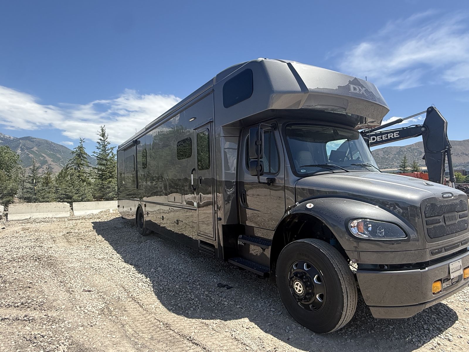 2023 Dynamax DX3 RB low miles